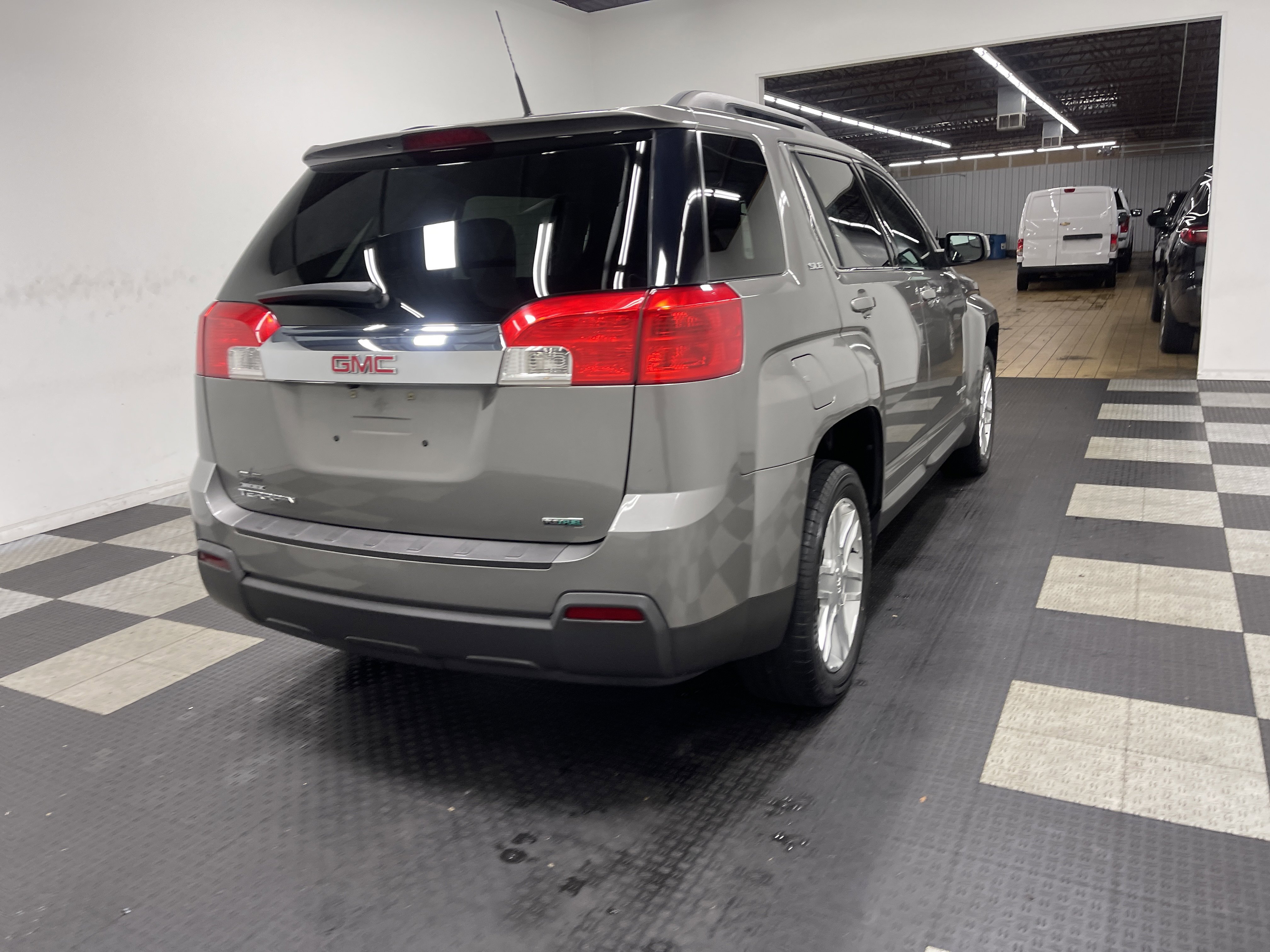 Used 2012 GMC Terrain SLE image 5