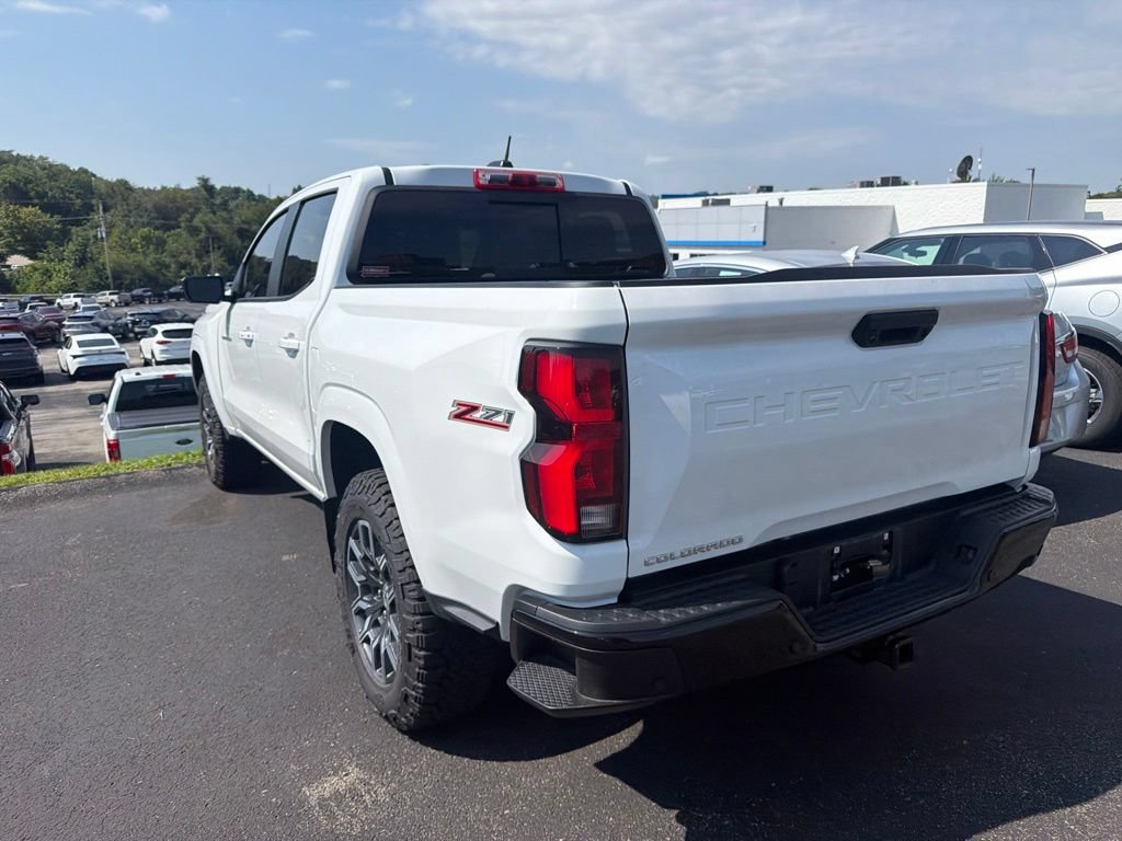 Used 2024 Chevrolet Colorado Z71 w/ Z71 Convenience Package 2 AWD/4WD image 6