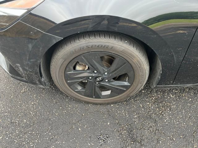 Used 2023 Hyundai Elantra SEL w/ Cargo Package FWD image 9