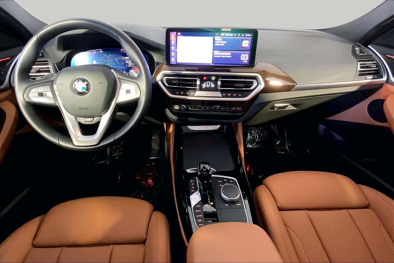 Used 2024 BMW X4 xDrive30i w/ Parking Assistance Package AWD/4WD image 17