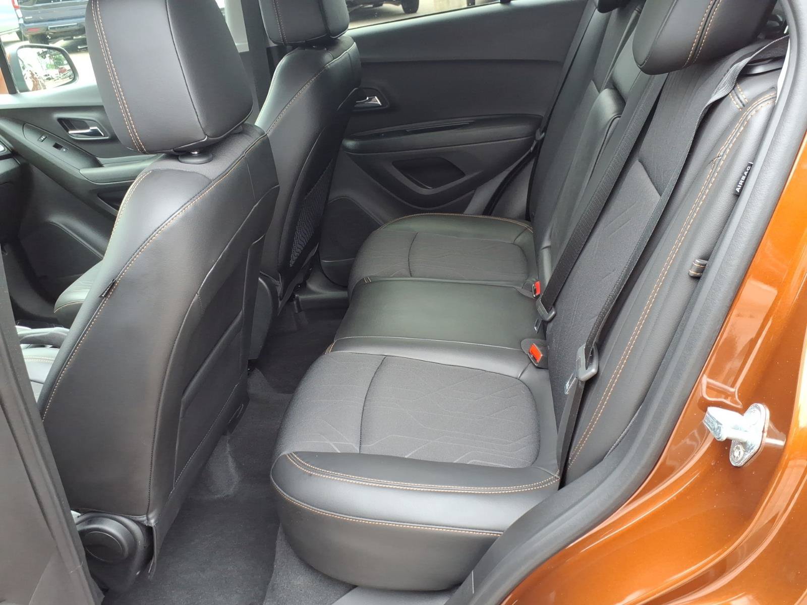 Used 2019 Chevrolet Trax LT w/ LT Convenience Package FWD image 13