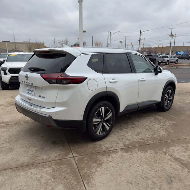 Used 2024 Nissan Rogue SL image 5