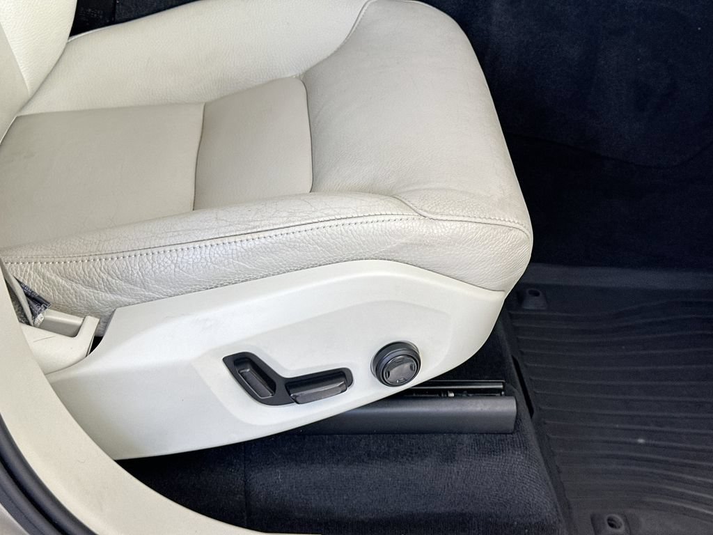 Used 2018 Volvo XC90 T6 Momentum w/ Convenience Package AWD/4WD image 23