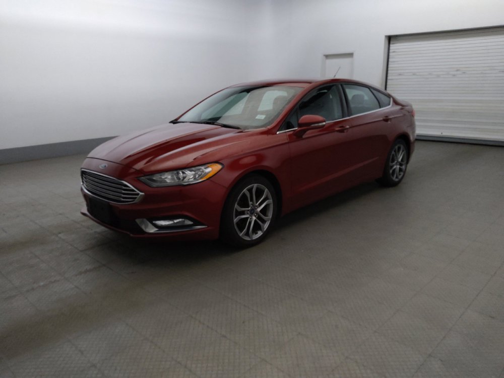 Used 2017 Ford Fusion SE w/ Equipment Group 201A FWD image 2