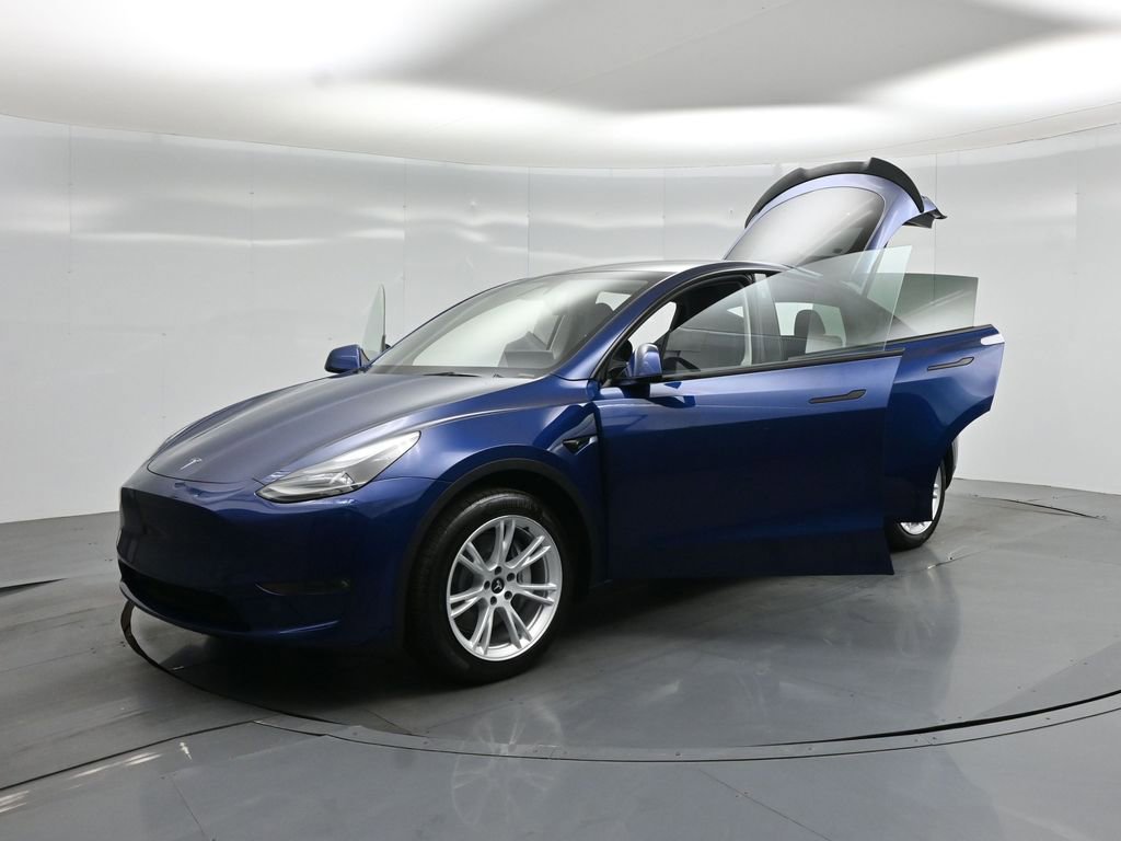 Used 2024 Tesla Model Y Long Range image 26