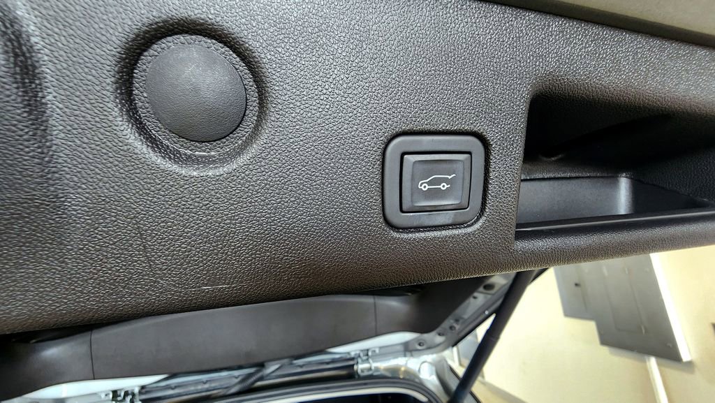 Used 2024 Chevrolet Equinox LT FWD image 11