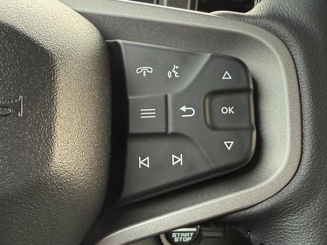 New 2025 Ford Bronco Badlands image 9