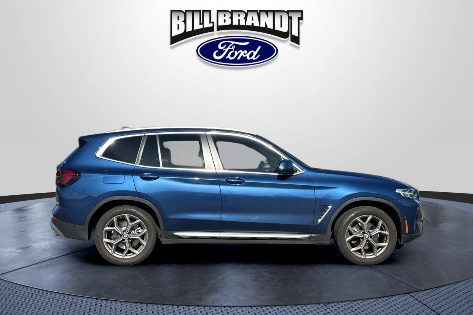 Used 2023 BMW X3 sDrive30i w/ Premium Package RWD image 2