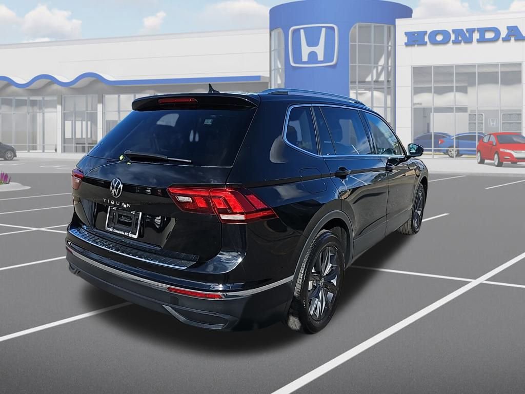 Used 2024 Volkswagen Tiguan SE image 9