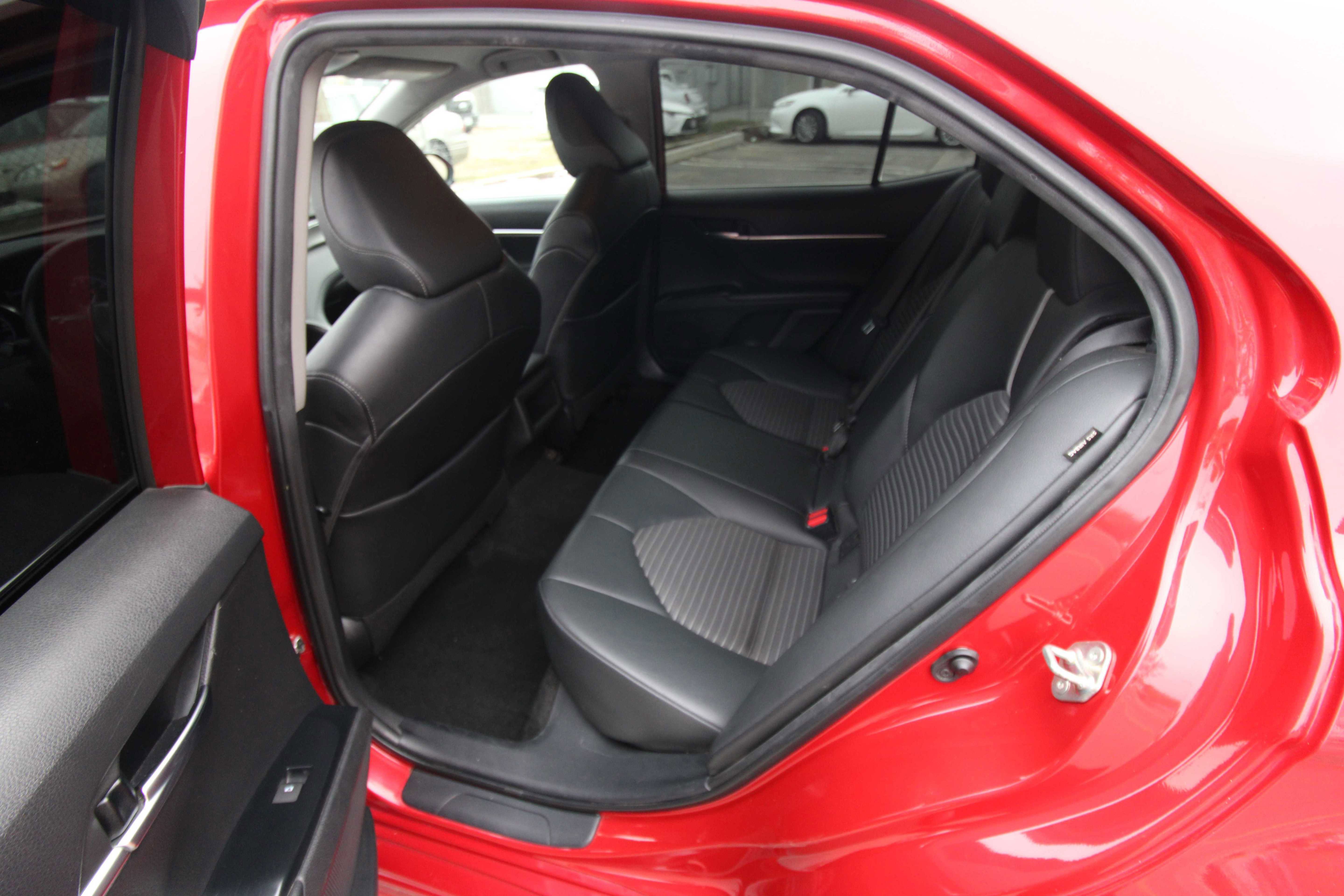 Used 2020 Toyota Camry SE image 41