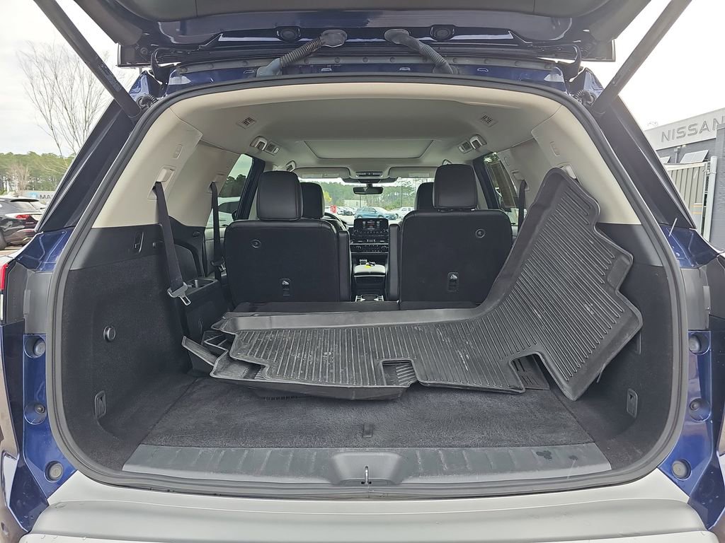 Used 2023 Nissan Pathfinder SL w/ SL Premium Package image 16