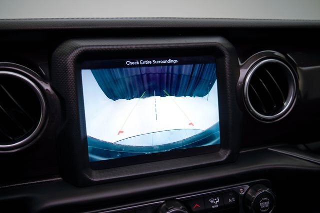 Used 2019 Jeep Wrangler Unlimited Sahara AWD/4WD image 29