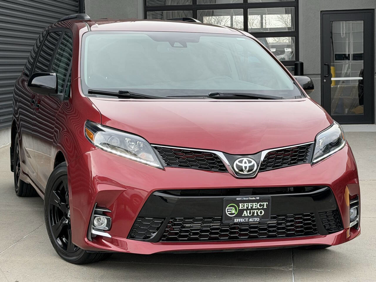 Used 2020 Toyota Sienna SE FWD image 5