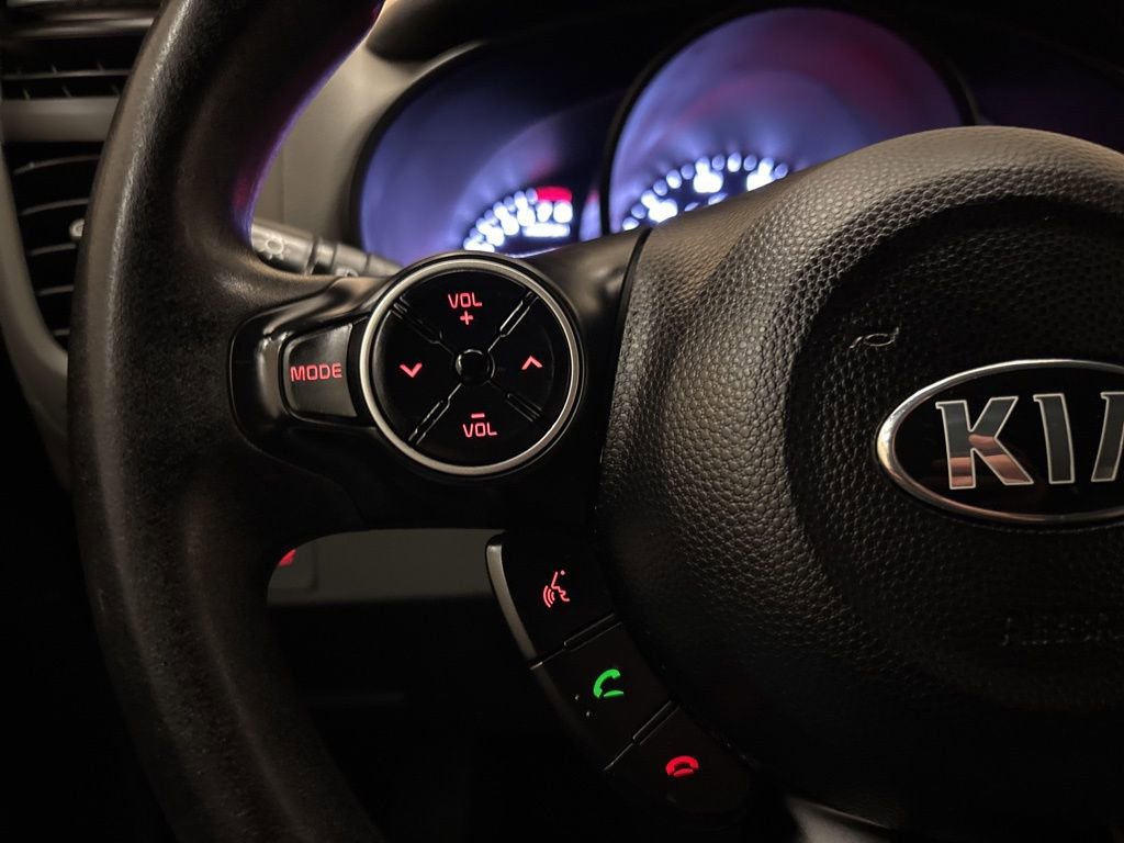 Used 2016 Kia Soul image 17