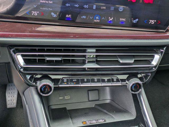 New 2026 Chevrolet Traverse Z71 w/ Driver Confidence Package AWD/4WD image 22
