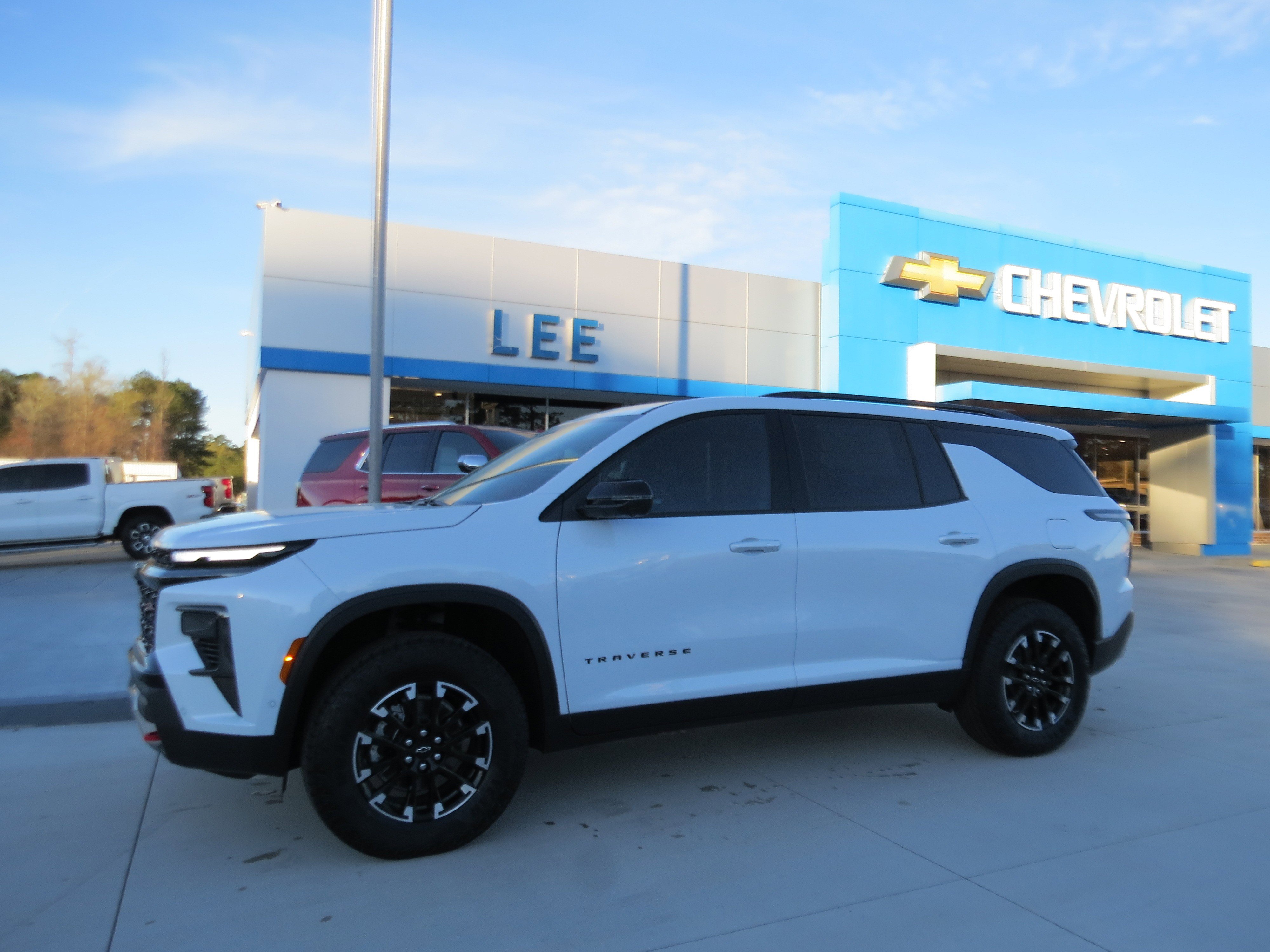 New 2026 Chevrolet Traverse Z71 w/ Enhanced Driving Package AWD/4WD image 1