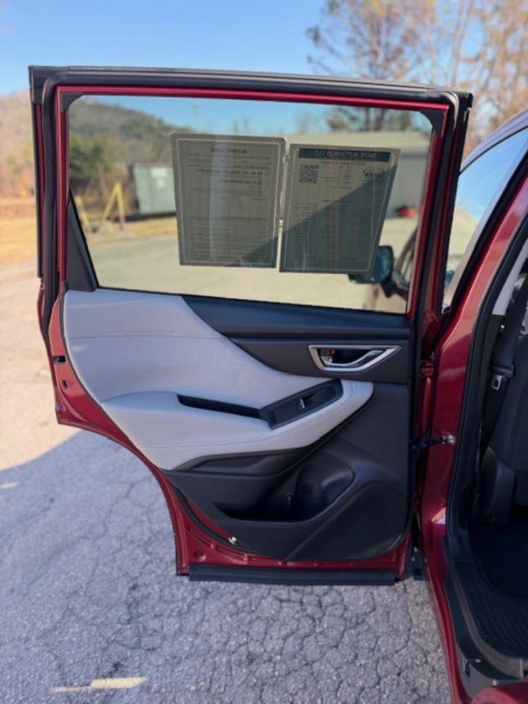 Used 2020 Subaru Forester Premium AWD/4WD image 17