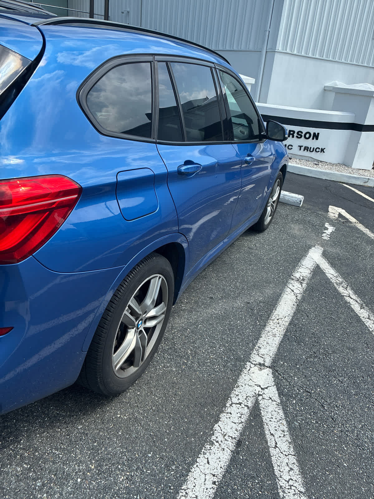 Used 2017 BMW X1 xDrive28i AWD/4WD image 2