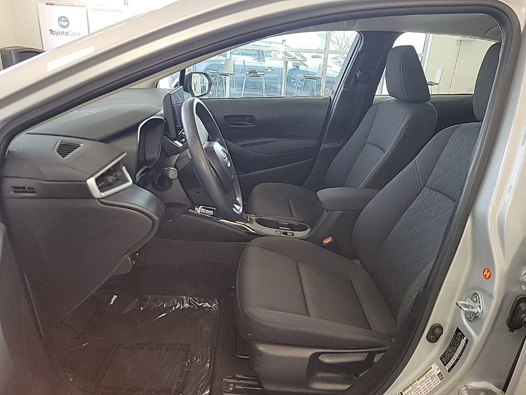 Used 2025 Toyota Corolla LE image 8