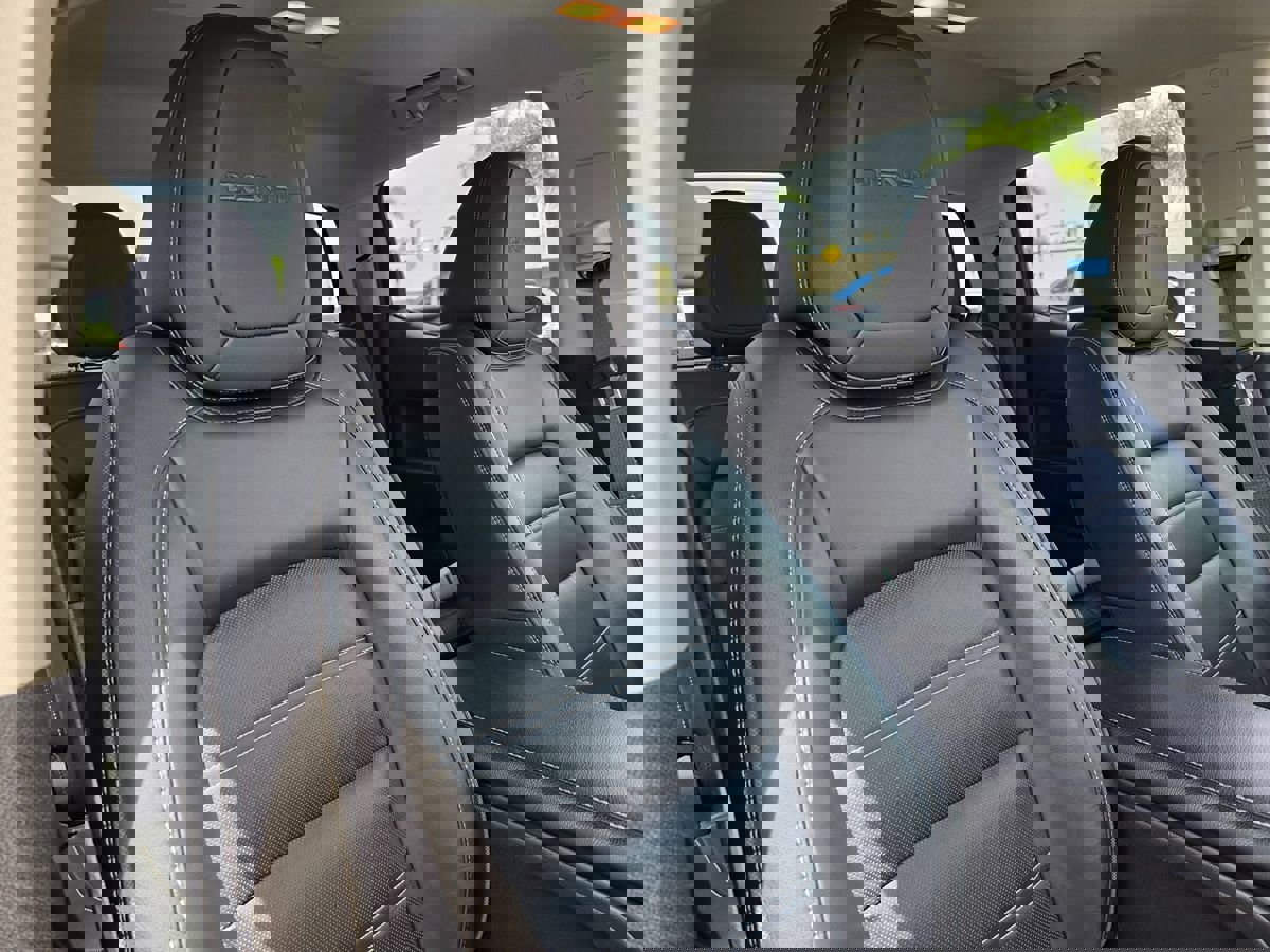 Used 2017 GMC Canyon Denali image 11