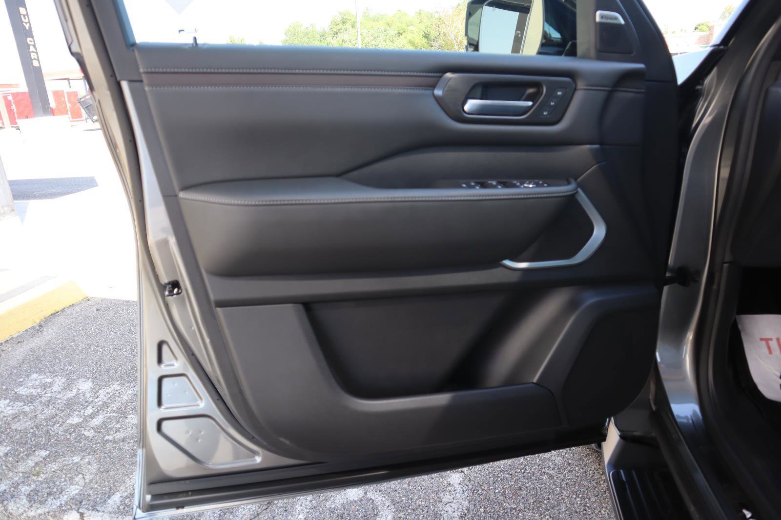 New 2026 Nissan Armada Platinum image 14