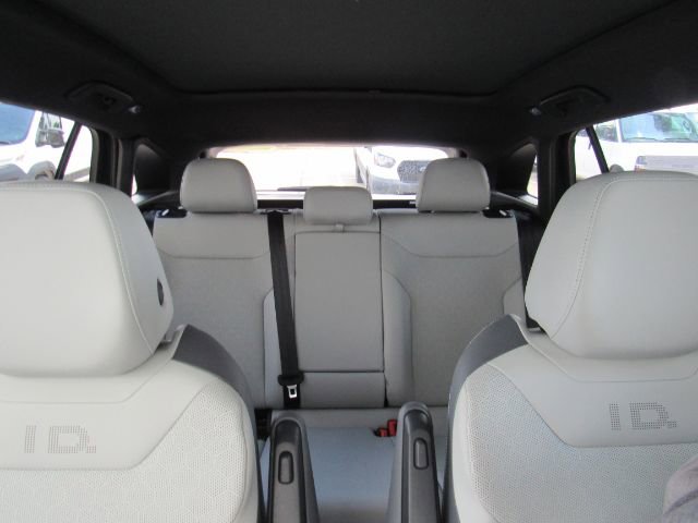Used 2021 Volkswagen ID.4 Pro S w/ Gradient Package image 36