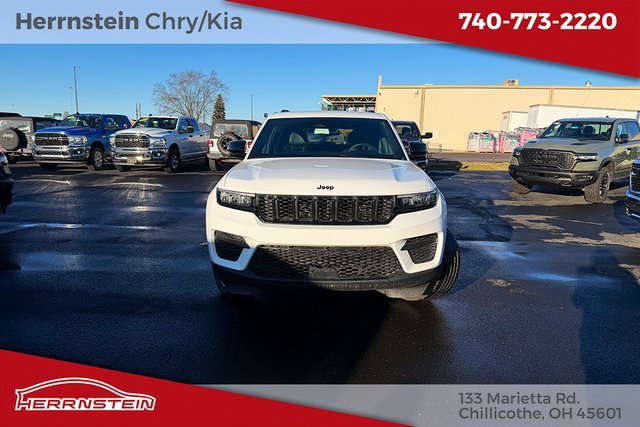 Used 2022 Jeep Grand Cherokee Altitude image 2