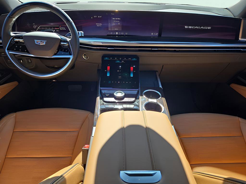 Used 2025 Cadillac Escalade Premium Luxury RWD image 12
