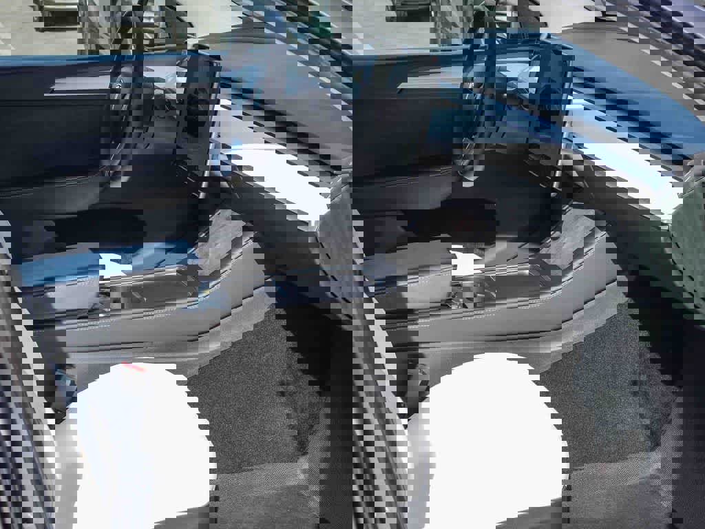 Used 2024 Tesla Model Y Performance image 14