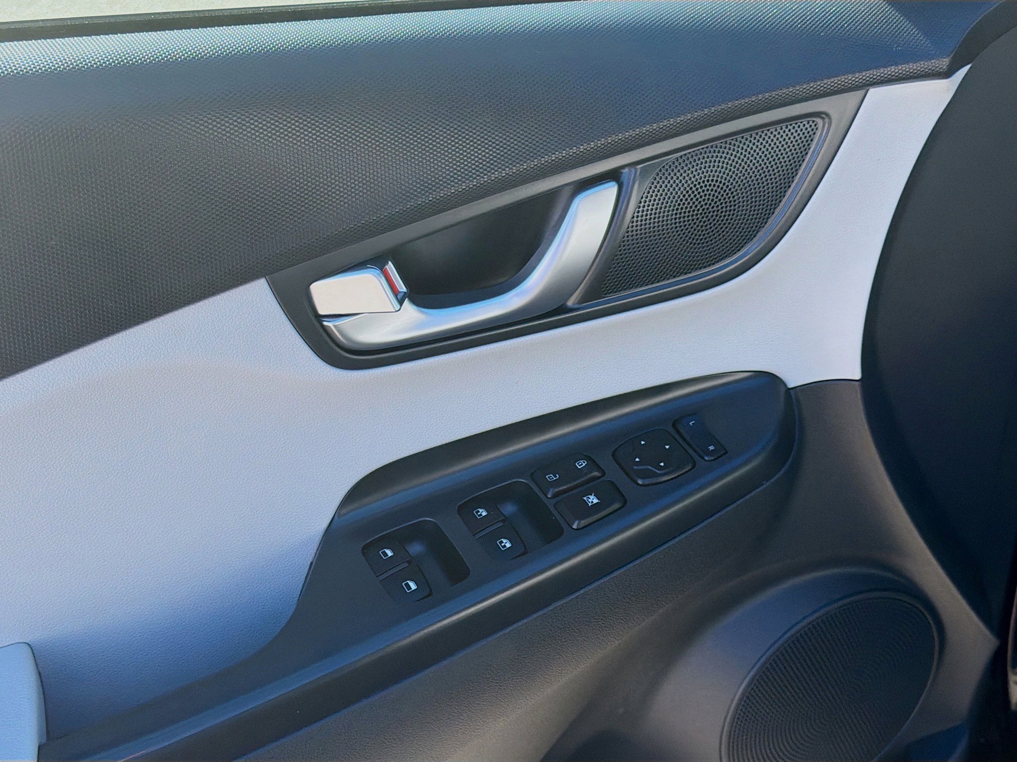 Used 2023 Hyundai Kona SEL w/ Convenience Package image 14