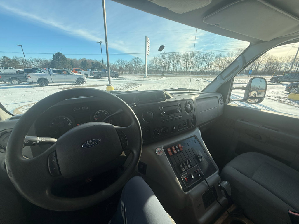 Used 2017 Ford E-450 and Econoline 450 Super Duty w/ Ambulance Prep Package RWD image 6