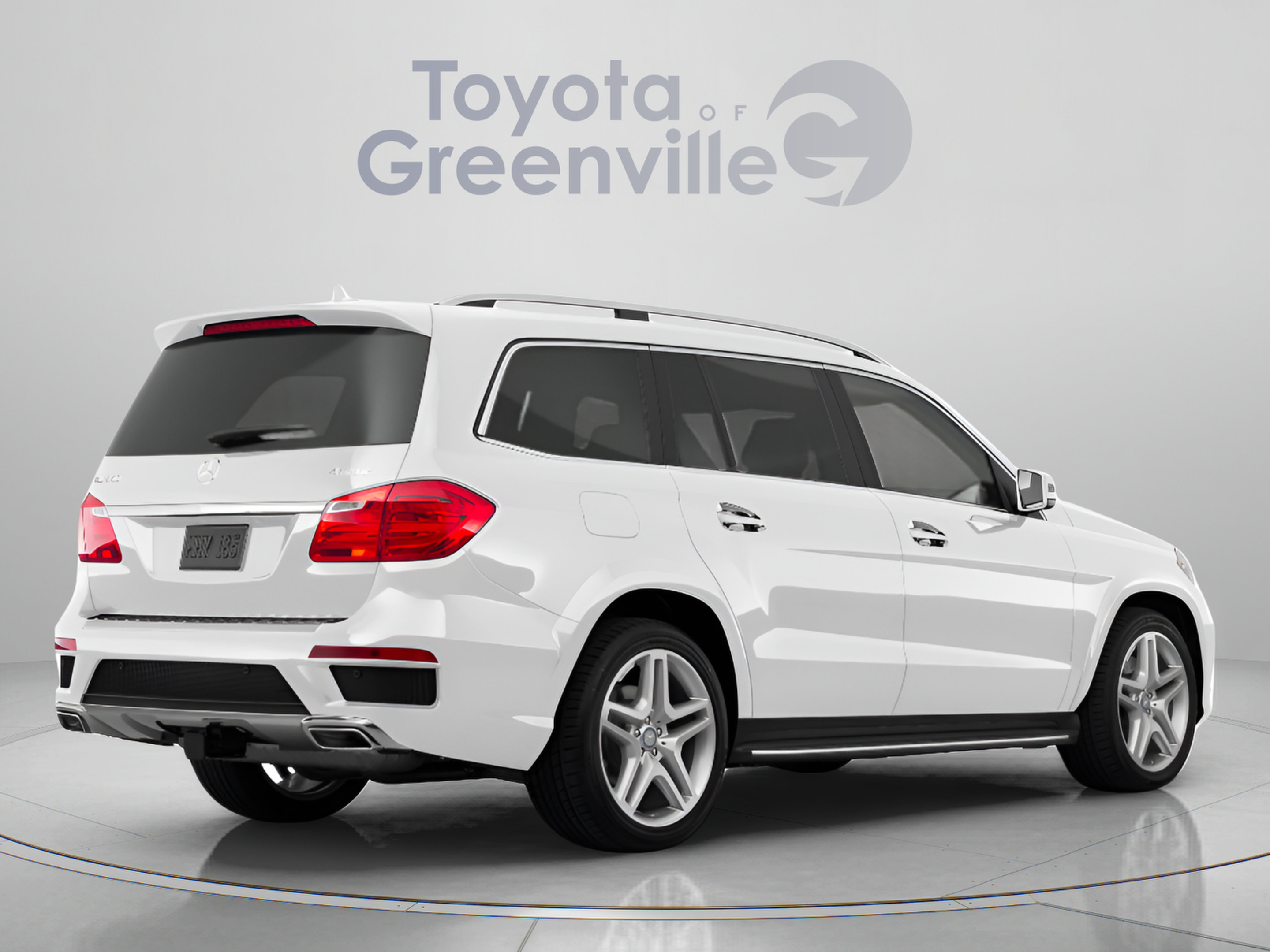 Used 2015 Mercedes-Benz GL 450 4MATIC image 4