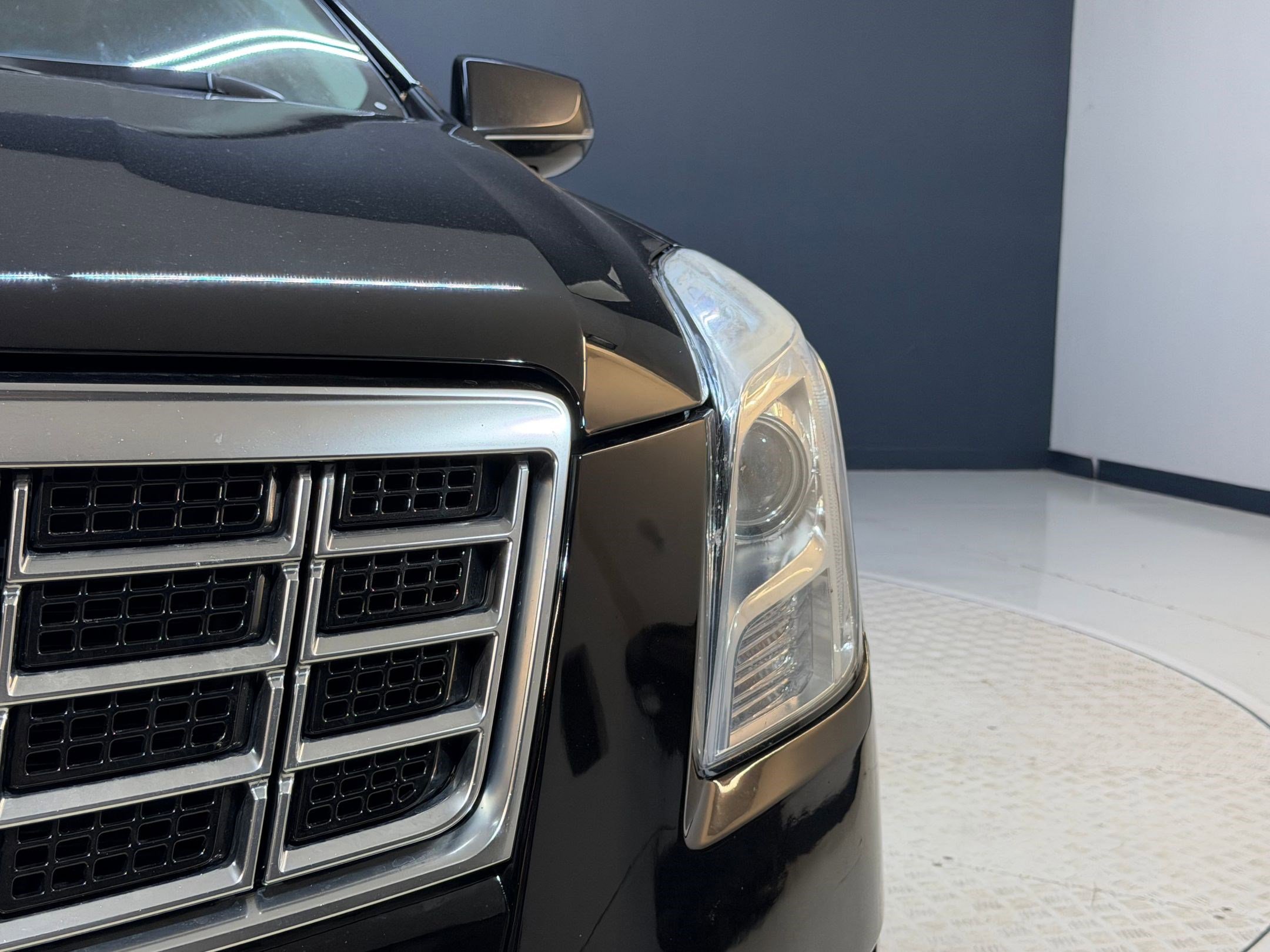 Used 2015 Cadillac XTS Luxury AWD/4WD image 10