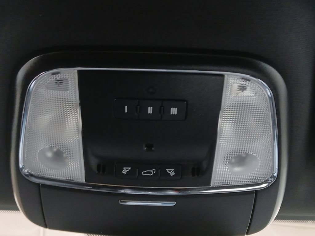 Used 2022 Jeep Grand Cherokee Laredo E w/ Security & Convenience Group AWD/4WD image 7