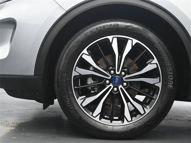 Certified 2022 Ford Escape SEL w/ SEL Stealth AWD Package image 37