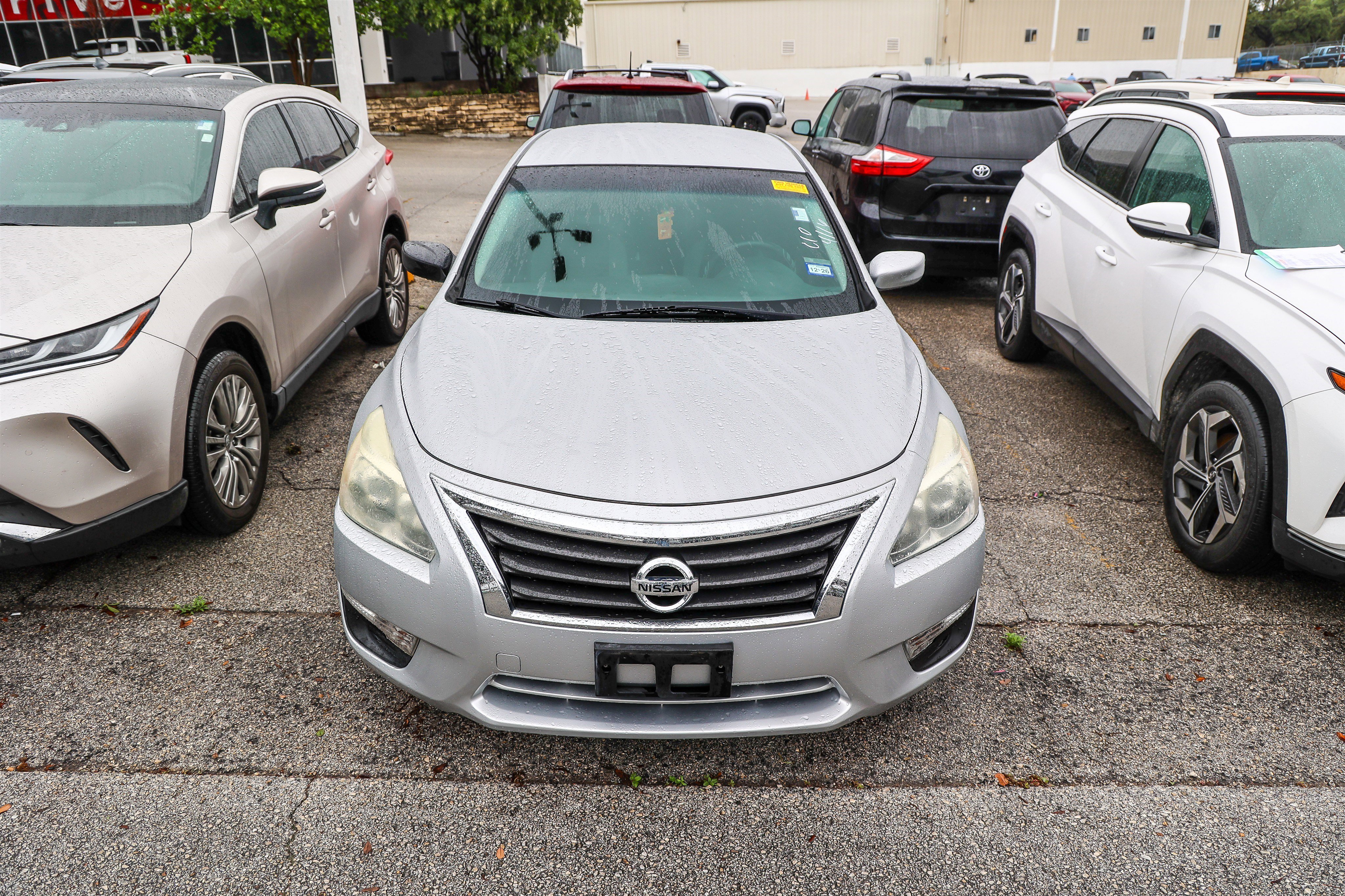 Used 2015 Nissan Altima 2.5 S w/ Sport Value Package image 5