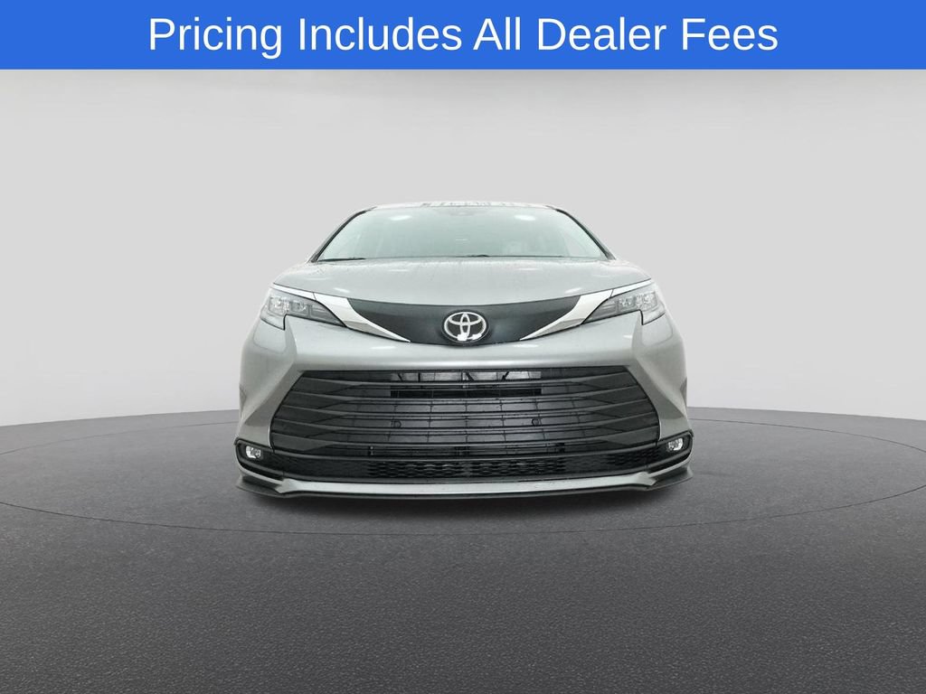 New 2026 Toyota Sienna XLE FWD image 31