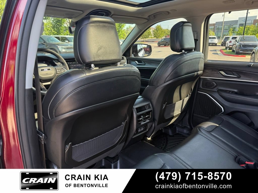 Used 2023 Jeep Grand Cherokee Limited w/ Luxury Tech Group II AWD/4WD image 25