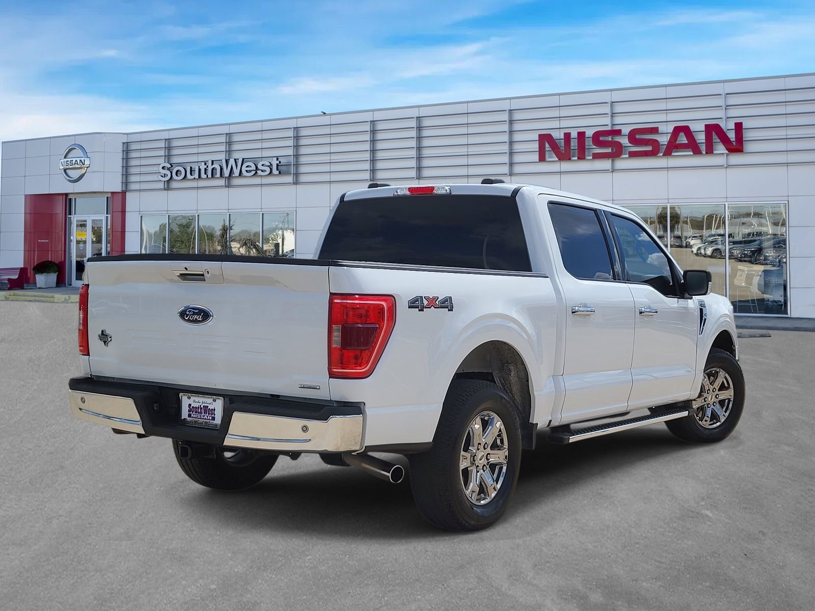 Used 2023 Ford F150 XLT w/ Equipment Group 302A High AWD/4WD image 6