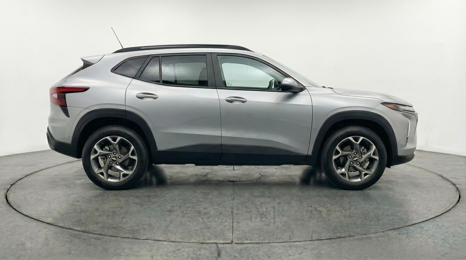 Used 2025 Chevrolet Trax LT w/ LT Convenience Package image 11