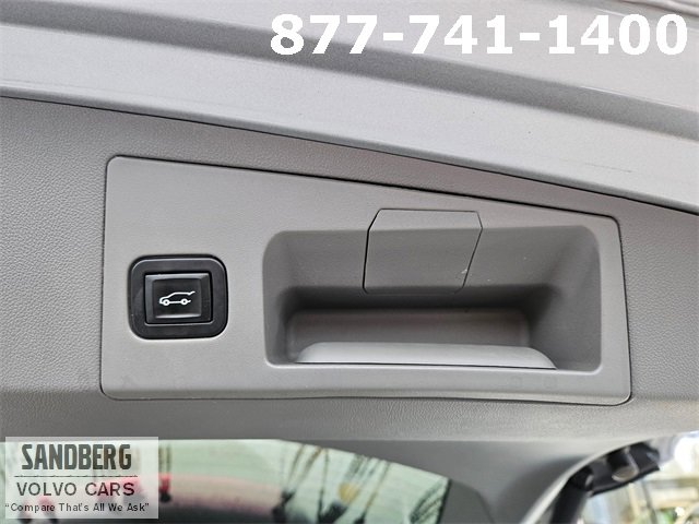 Used 2017 Cadillac XT5 Luxury w/ Driver Awareness Package image 12