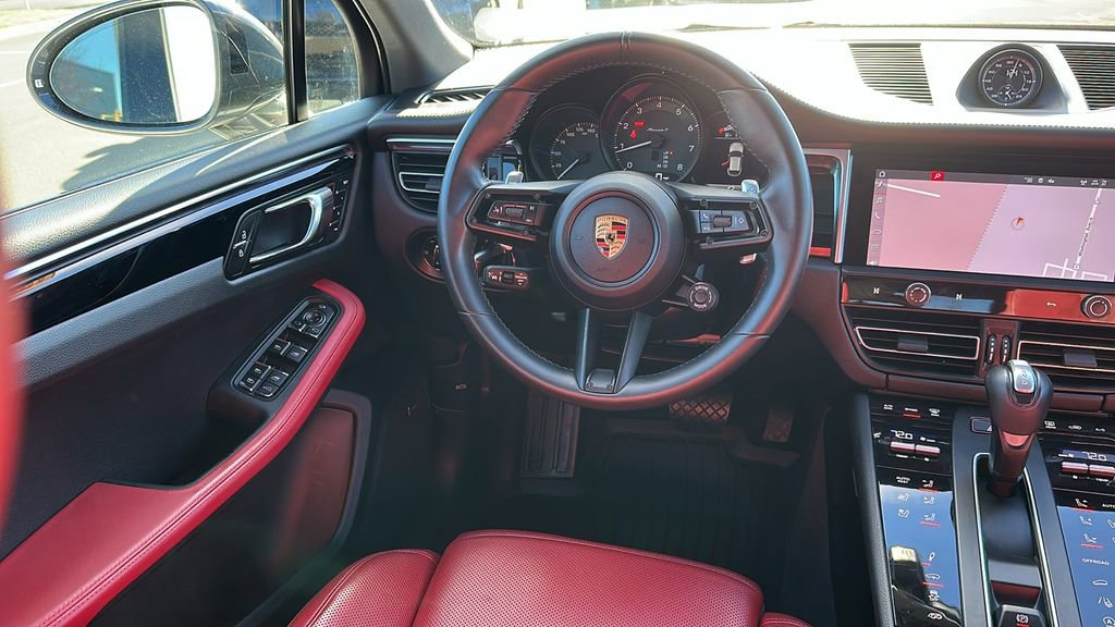 Used 2024 Porsche Macan Turbo image 25