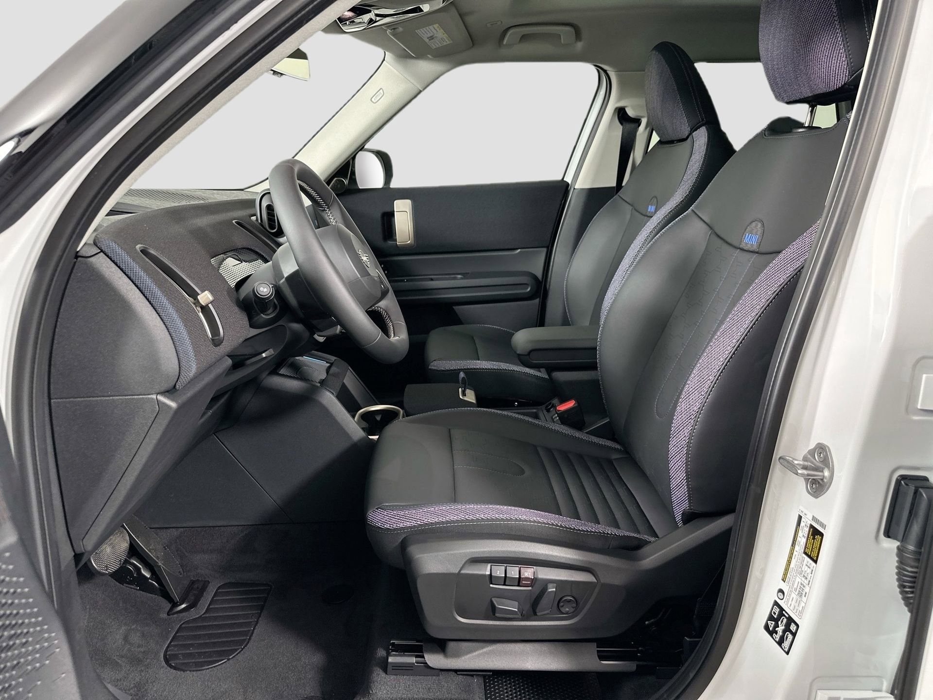 New 2025 MINI Cooper Countryman S w/ Comfort Package Max image 19