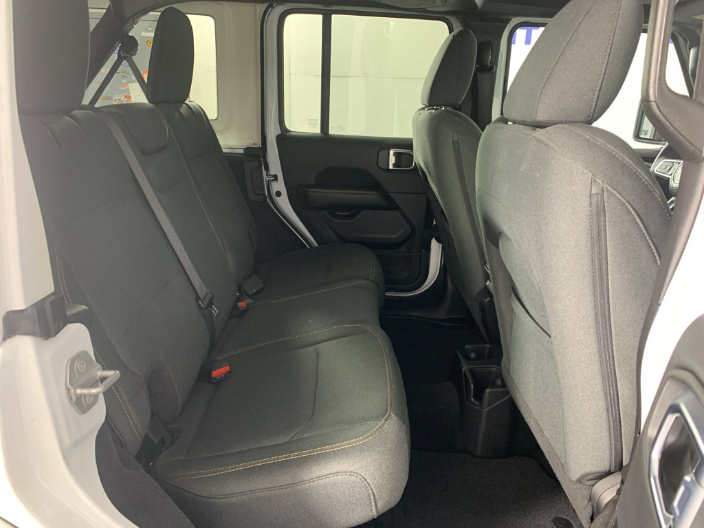 Used 2025 Jeep Wrangler Sahara AWD/4WD image 38