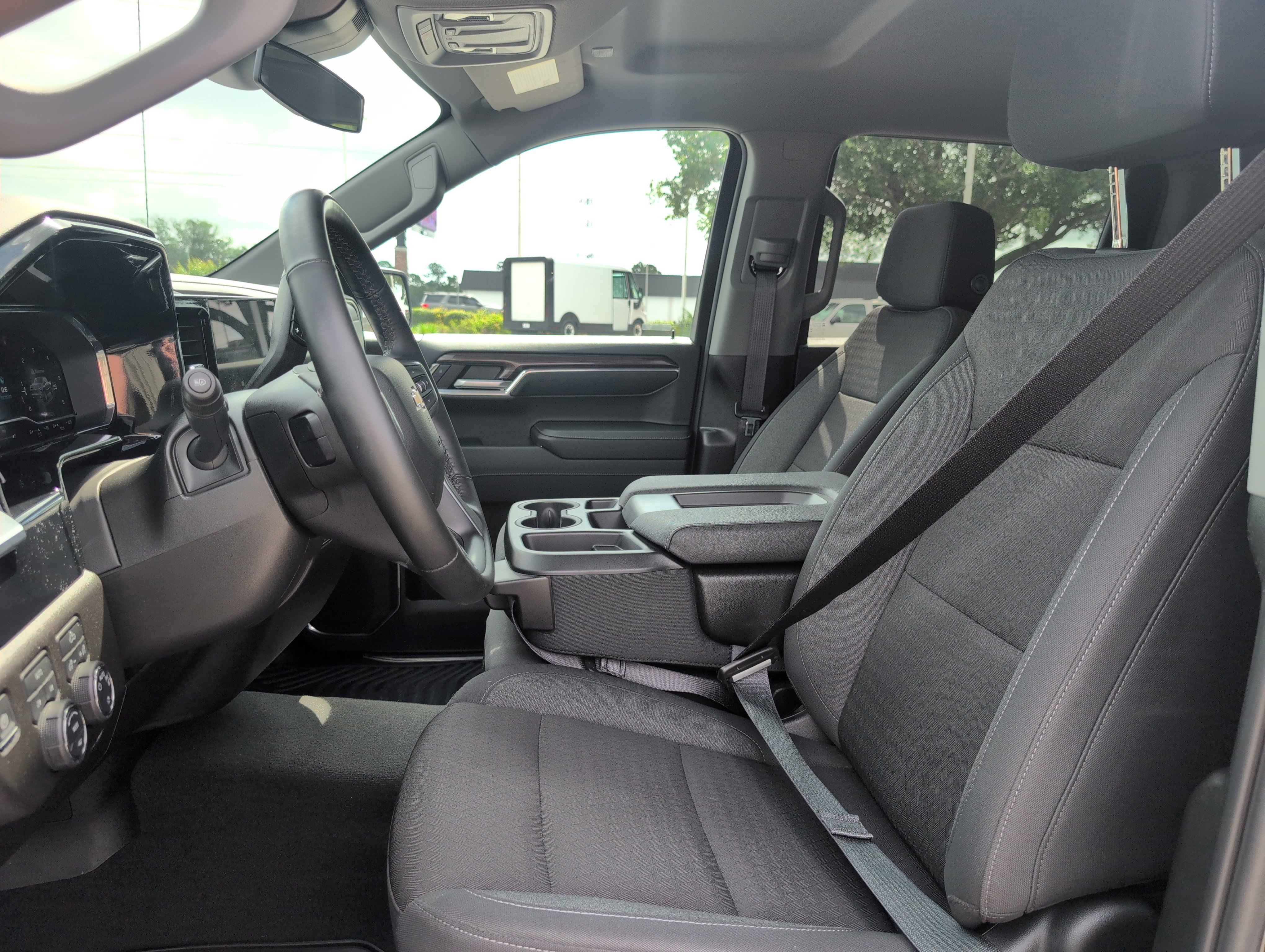 Used 2024 Chevrolet Silverado 1500 LT AWD/4WD image 13