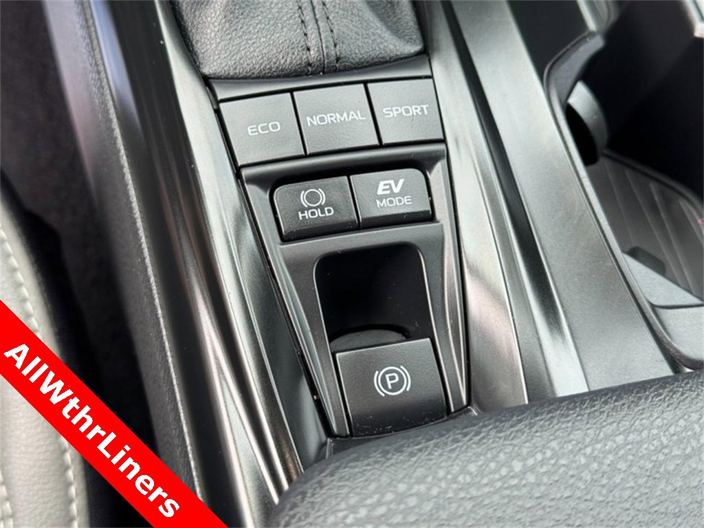 Used 2025 Toyota Camry SE image 23