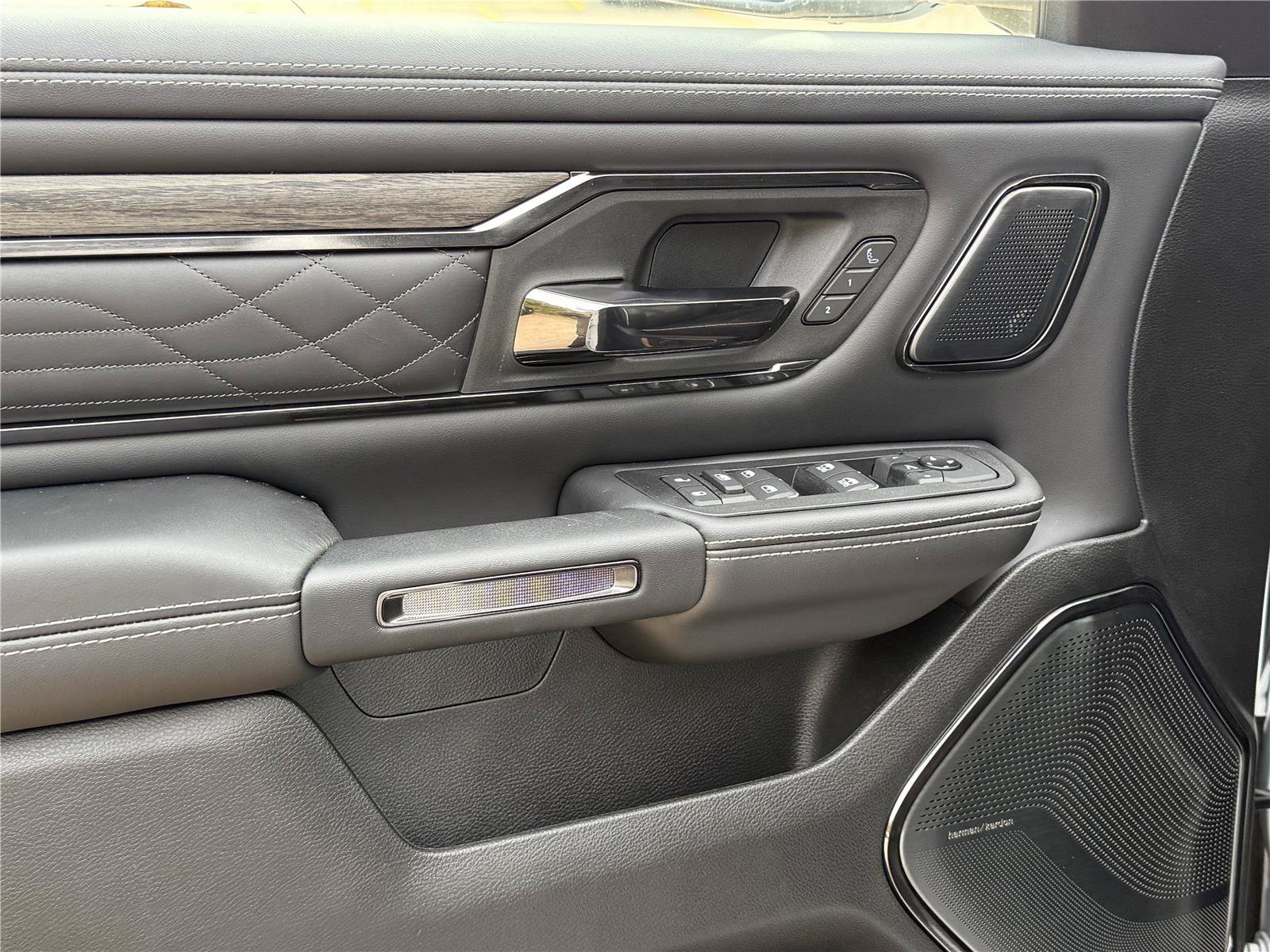 New 2025 RAM 1500 Limited AWD/4WD image 12