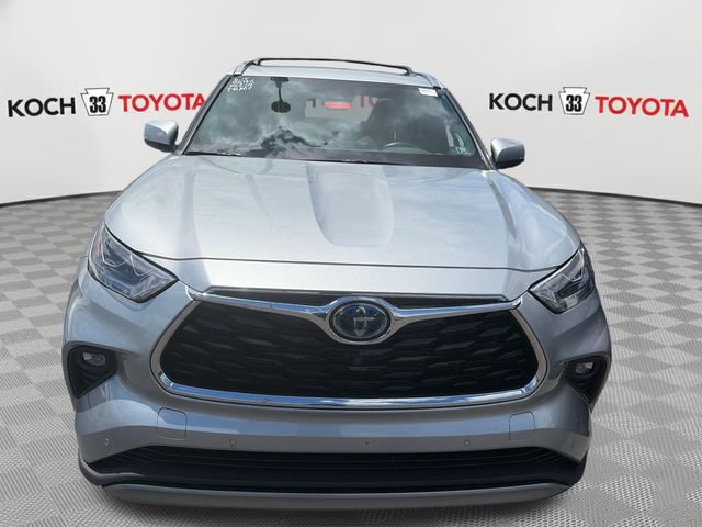 Used 2021 Toyota Highlander Platinum AWD/4WD image 2