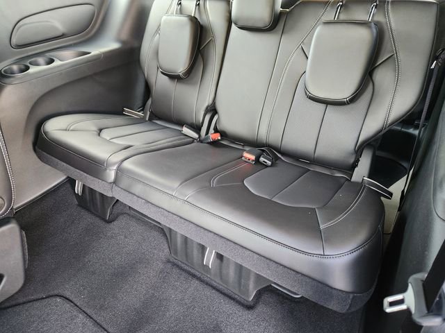 New 2026 Chrysler Pacifica Select w/ S Appearance Package FWD image 23