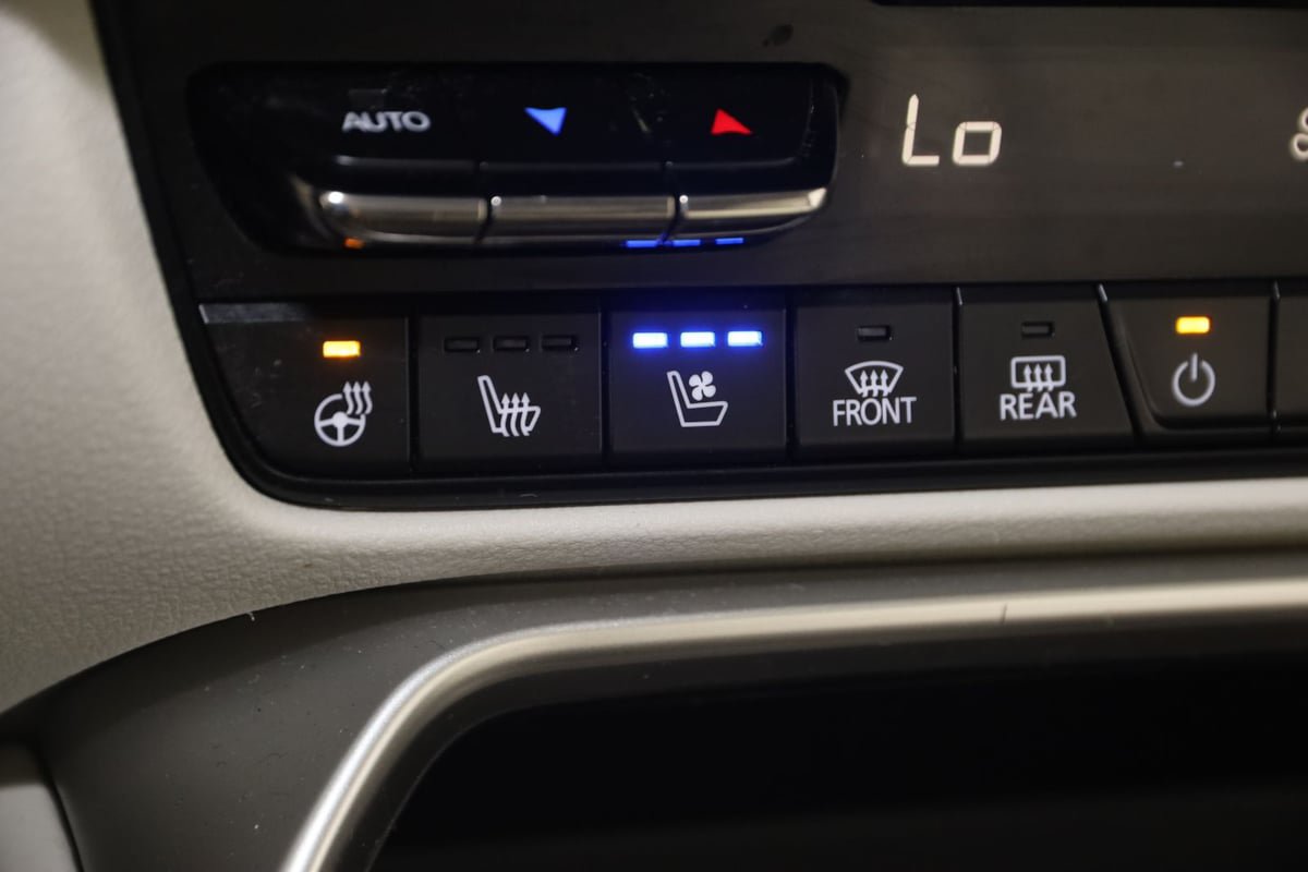 Used 2024 MAZDA CX-90 Plug-In Hybrid w/ Premium Plus AWD/4WD image 8